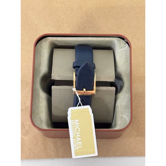 Michael Kors MK2893 Pyper Diamond Accents Quartz Women's Watch - Picture 3 of 5